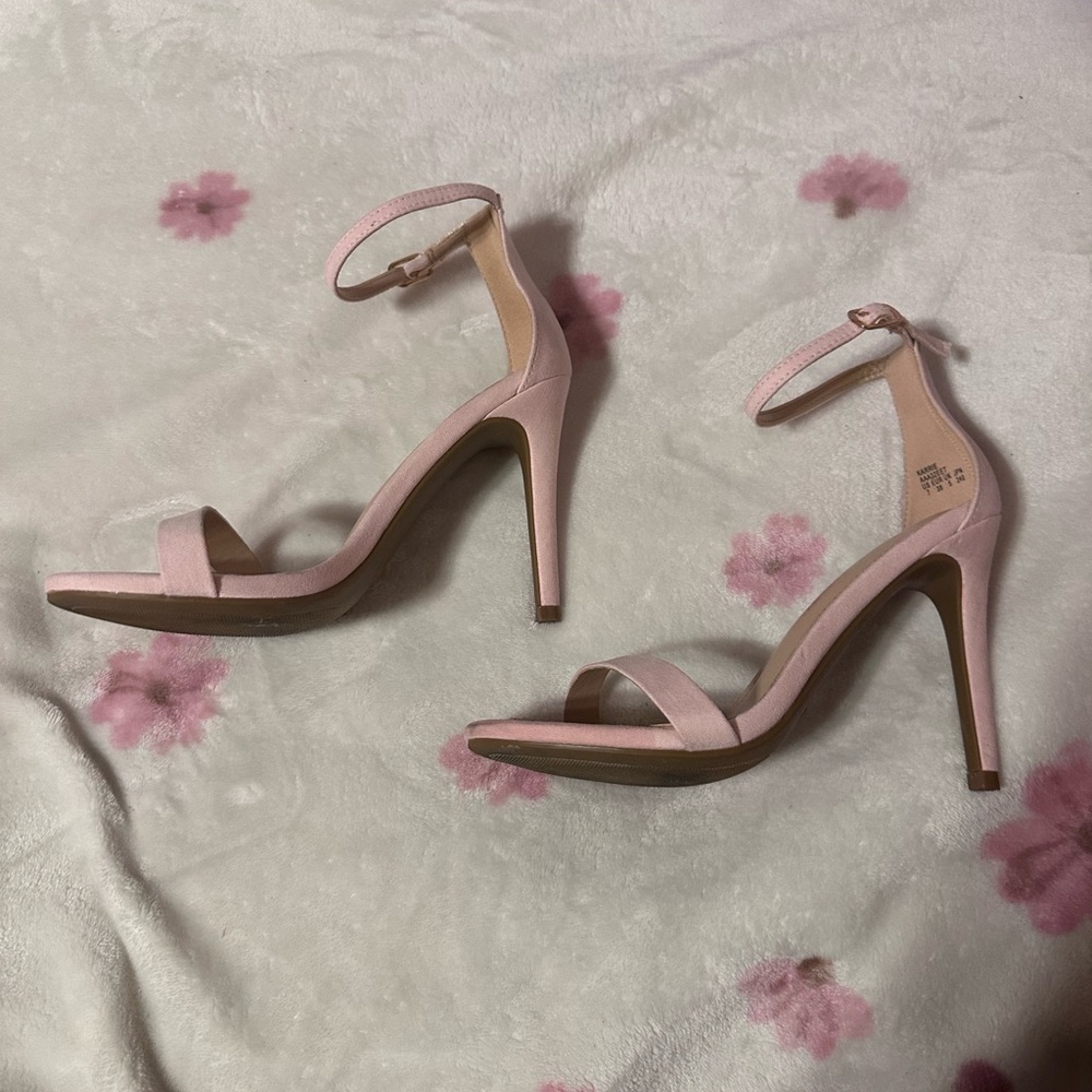 Pink Heels - Picture 2 of 5